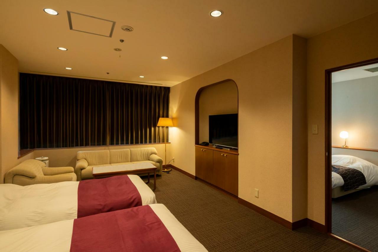 Katsuyama New Hotel Buitenkant foto